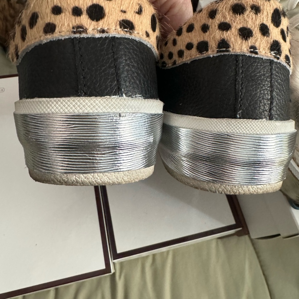 DOLCHE VITA COW HIDE SHOES